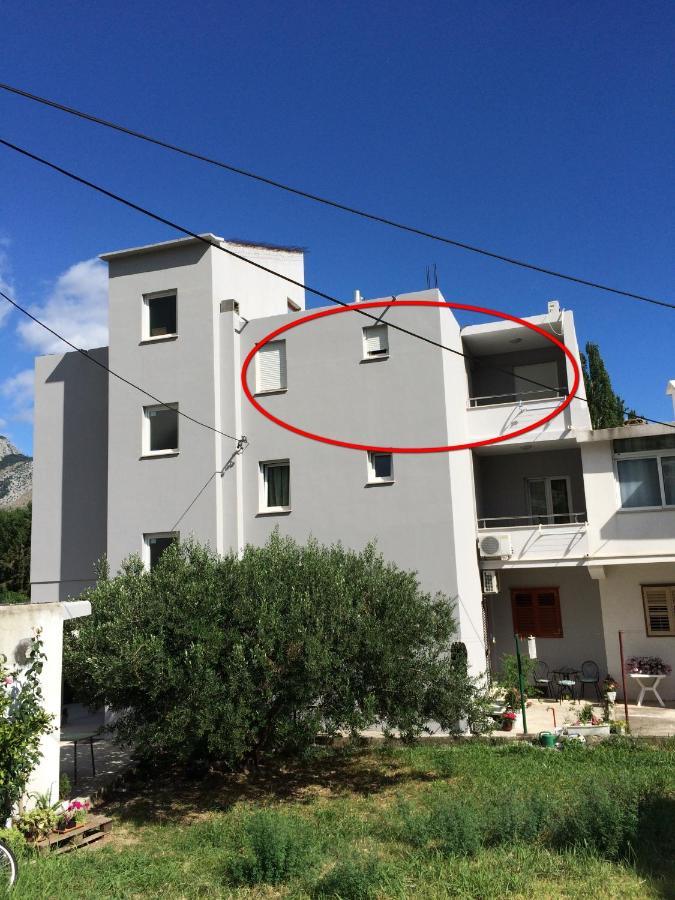 Apartments Ante Omis Exterior photo